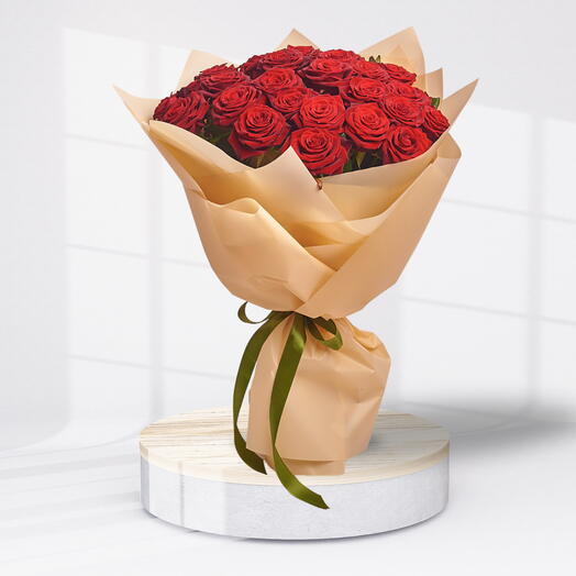 Valentine Red Garden ( 25 roses )