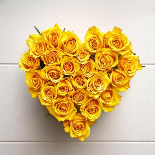 Yellow Roses in Heart-Shaped Box – 40 Vibrant Blooms | 25x20 cm