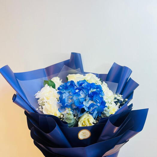 Blue and white nice bouquet