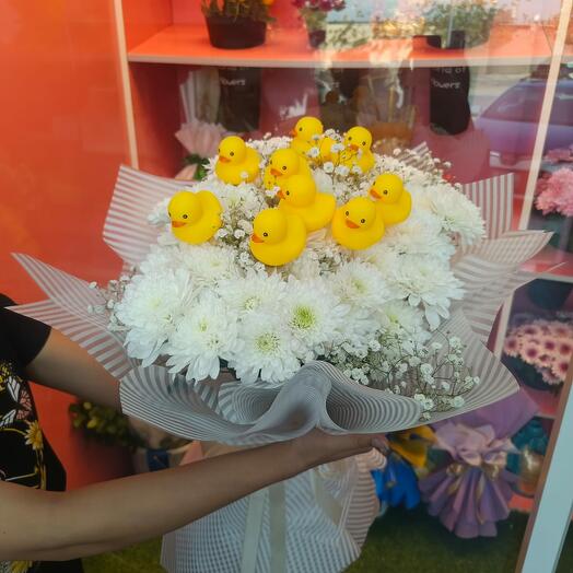 Букет белых хризантем