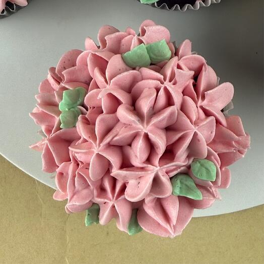 "Набор шоколадных капкейков Velvet Bliss 4 шт. | Дубай в тот же день"