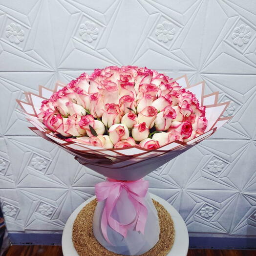 Букет из 101 розы сорта Jumilia розового цвета