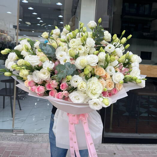 Ручной букет «Мечтательные бутоны»