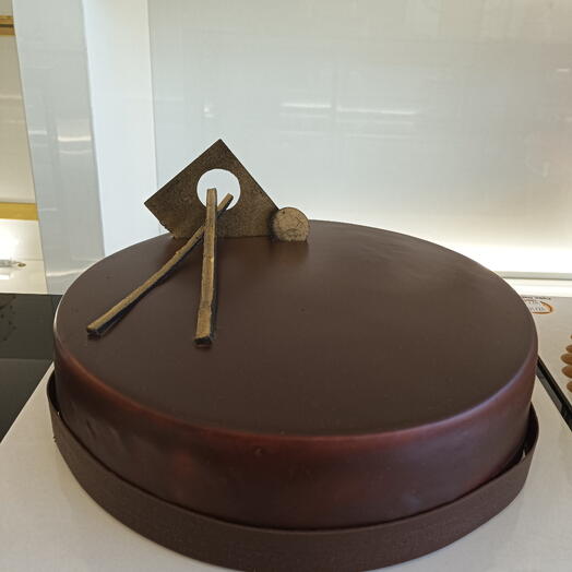 CHOCOLATE CAKE