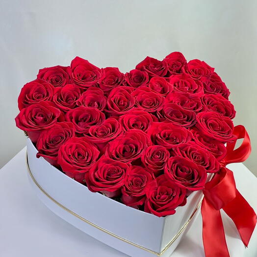 Коробка ко Дню Святого Валентина: 31 красная роза