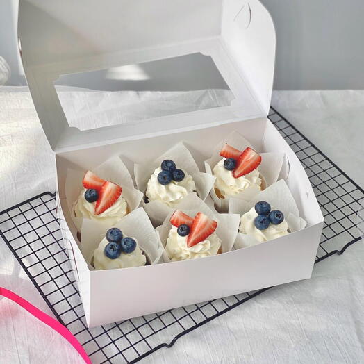 Капкейки на день рождения со свежими ягодами