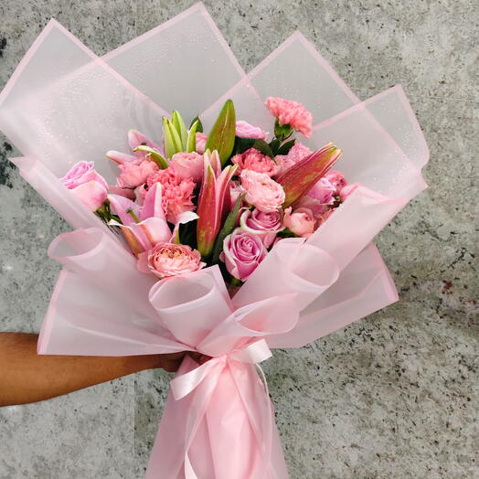Восхитительно розовый букет
