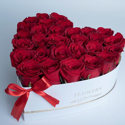 33 Red Roses In  White Heart Box-1438