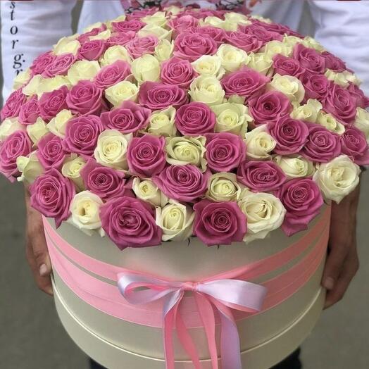 Flores mixtas en una caja