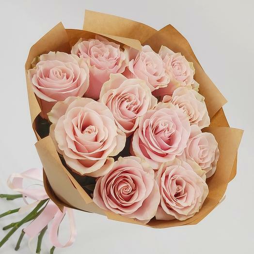 11 soft pink roses in kraft paper-1381