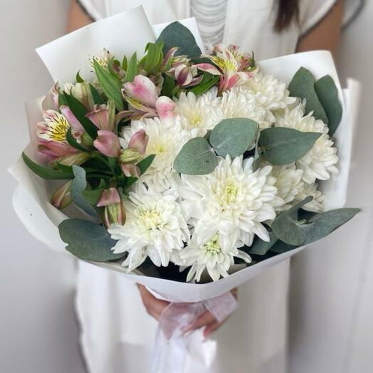 Alstroemeria and Chrysanthemum Bouquet-1088