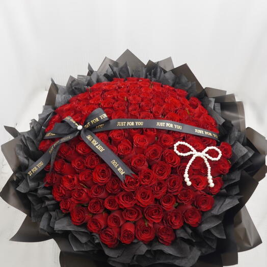 101 Premium Red Roses in Black Wrapping