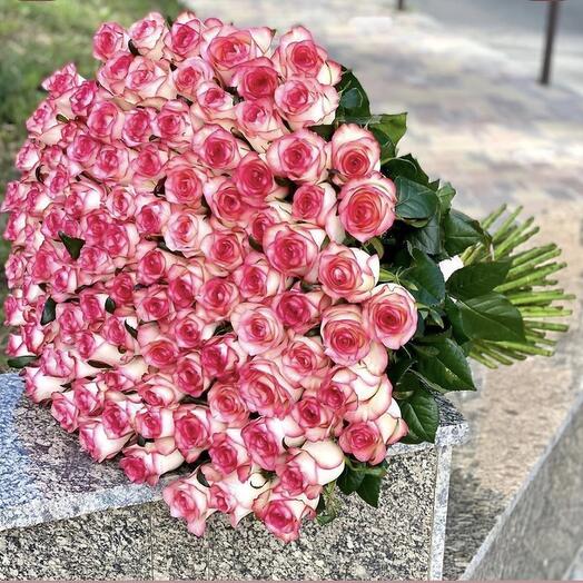 101 Jumaila pink rose bouquet