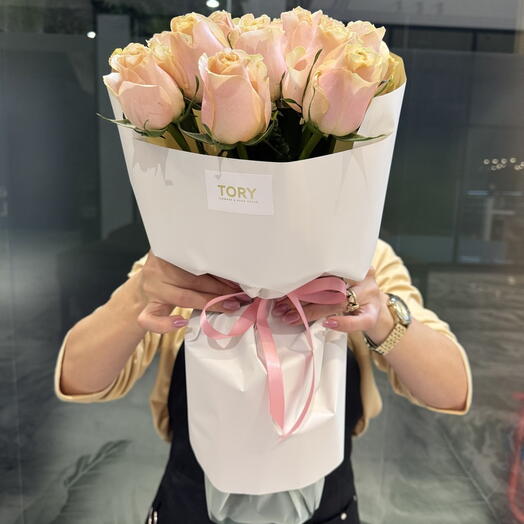 Bouquet of 15 Peach Roses