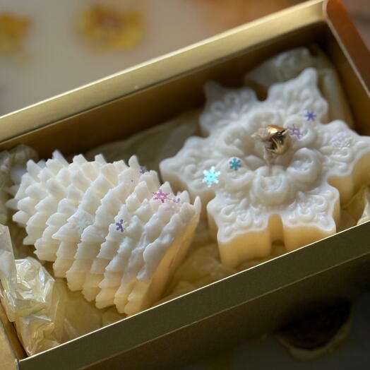 Pine cone and snowflake gift set