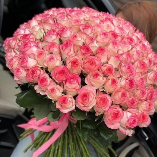 Премиальный роскошный букет из 100 розовых роз без упаковки