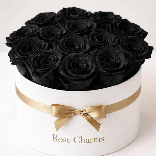 Noir Elegance – Signature Black Rose Box