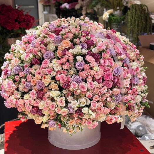 Luxury Garden   Spray Rose Basket