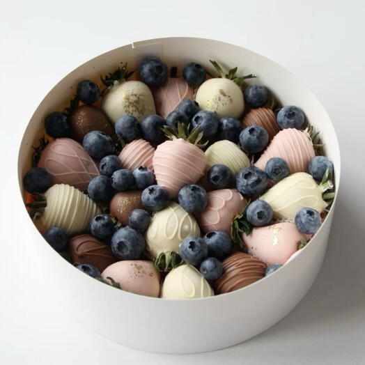 Luxury Chocolate Covered Strawberry   Blueberry Box