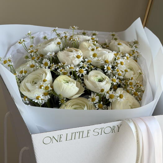 Ranunculus and chamomile bouquet