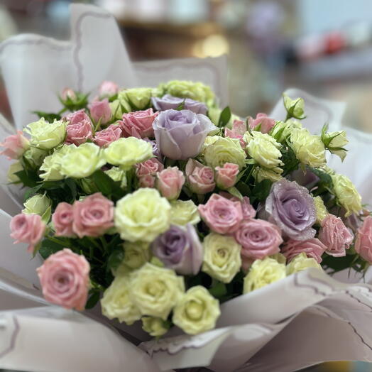 La Fete Эфирная элегантность: очаровательный связанный вручную букет из 25 стеблей