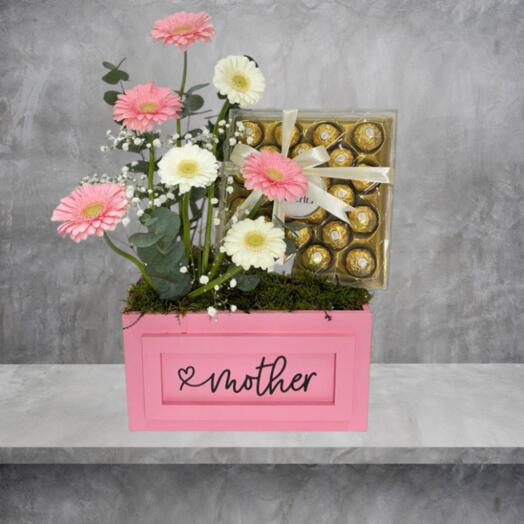 Мини-сад белые и розовые герберы, коробка шоколадных конфет Ferrero Rocher