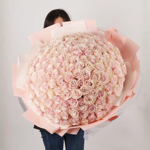 Valentina- Премиум букет из 101 розы розового цвета
