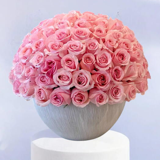 «Любовная бомба» — Ваза класса люкс «101» с розовыми розами ко Дню святого Валентина