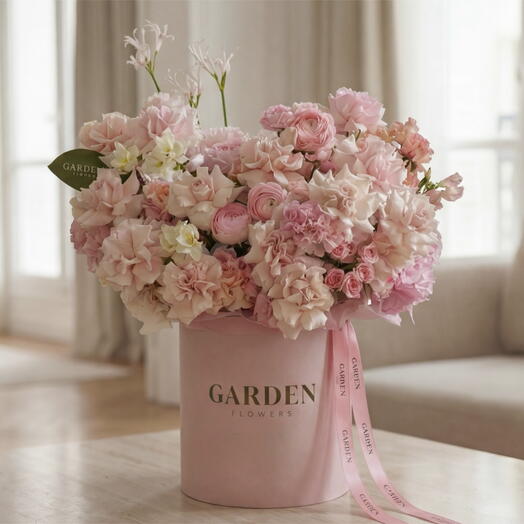 «Grasse» box (size L) — nerine, ranunculus, tulip, daffodil, spray rose, Sweet eskimo rose