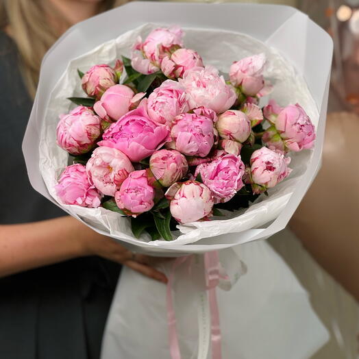 ramo de 17 peonías
