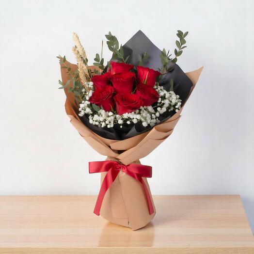 7 Red Roses With Gypso   leaves