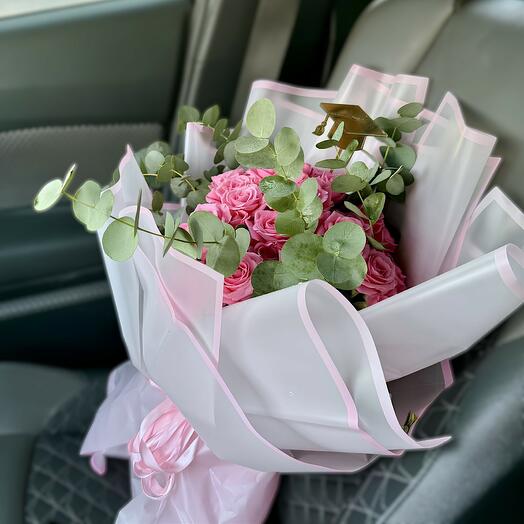 Pink rose bouquet