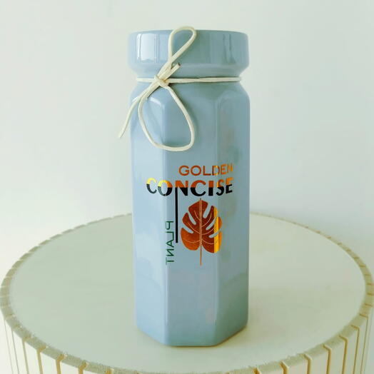 Нежно-голубая цилиндрическая ваза