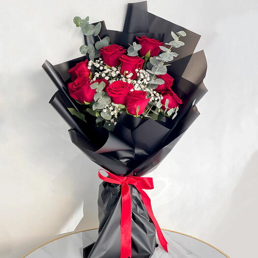 11 Classic Red Roses Bouquet