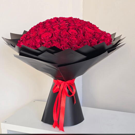100 Roses Luxury Red