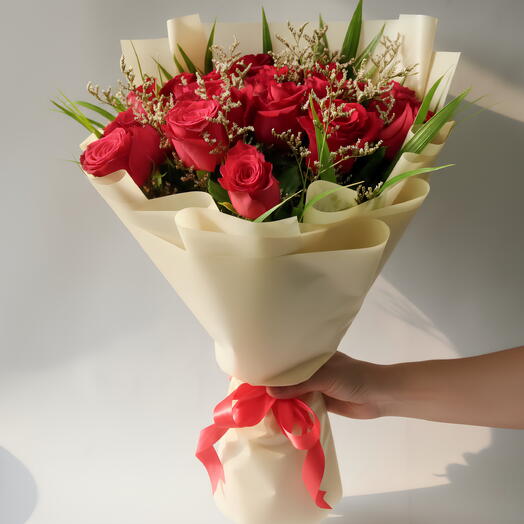 Red roses and arica bouquet