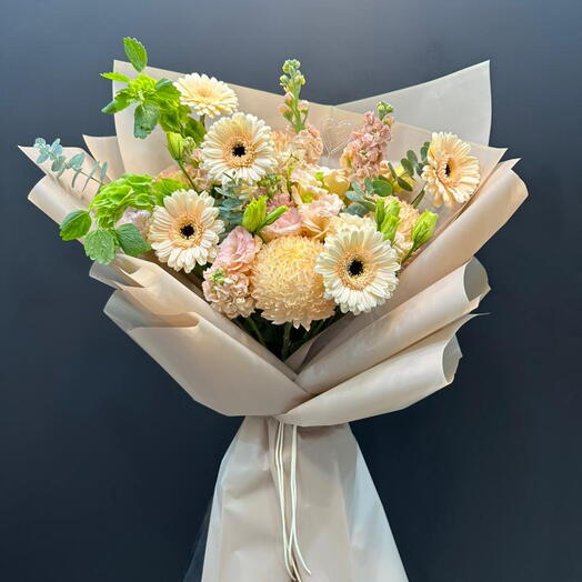 ДЕКОР  ЛИЗИАНТУС  ГЕРБЕРА  МАТТИОЛА  В БУКЕТЕ