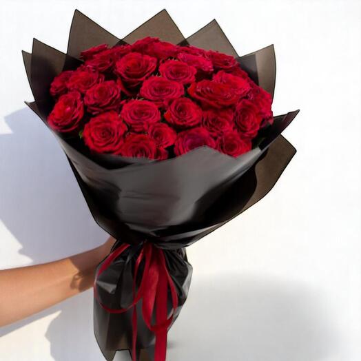 Elegant Love – 30 Red Roses in Luxury Black Wrapping