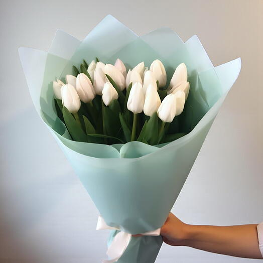 Snowfall Elegance – 21 White Tulip Bouquet
