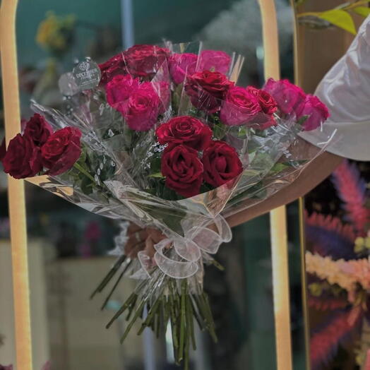 Розово-красный элегантный букет