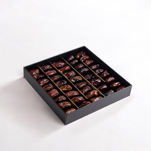 Коробка крупных фиников Al Nabat без начинки