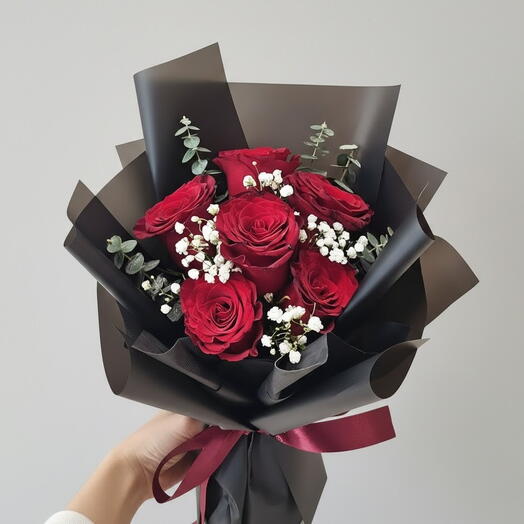 Чёрные рубиновые розы