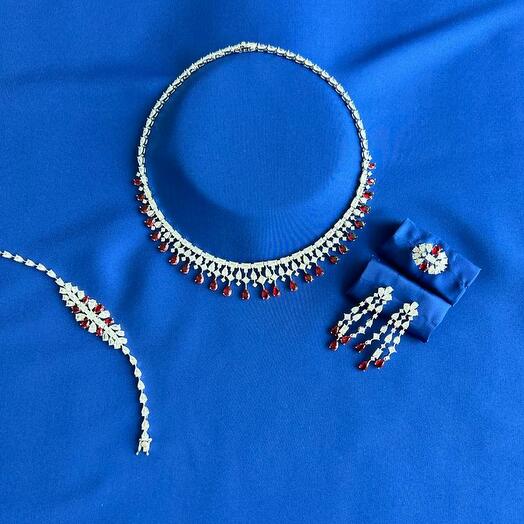 Роскошный набор ожерелий Bee Vex для женщин, комплект украшений для вечеринок — красный циркон