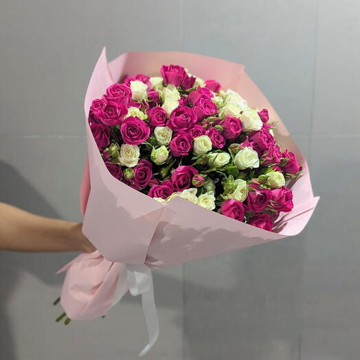 Dark Pink White Spray rose Bouquet 1182