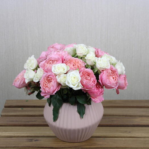 Julietta с белой кустовой розой 1141