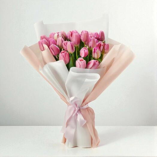 Pimk thulip bouquet