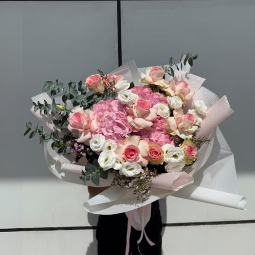 Lovely pink hydrengea bouquet