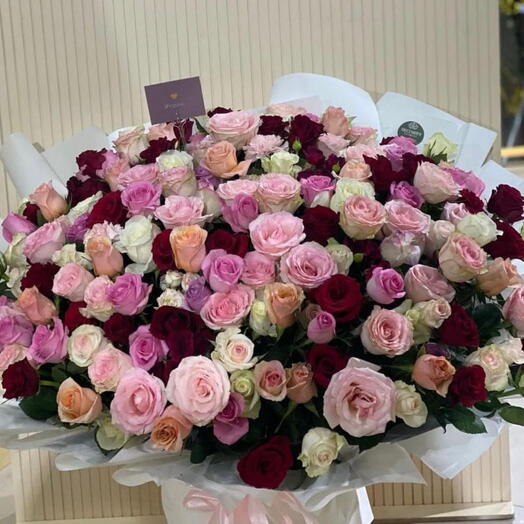 Mixed roses on floral foam