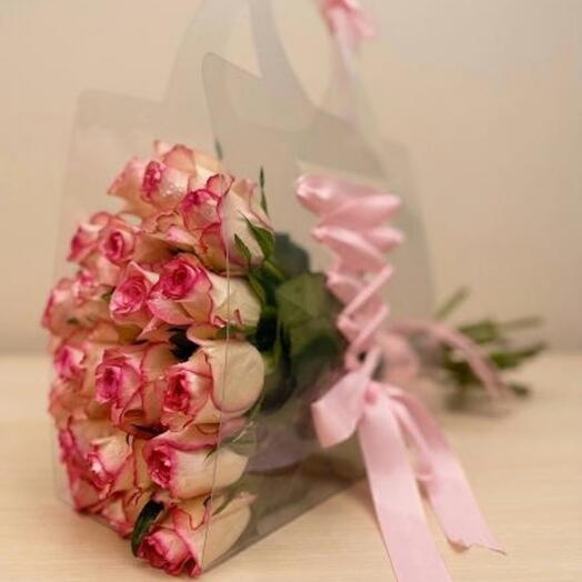 Premium 20 Pink Roses in a Luxury Flower Handbag