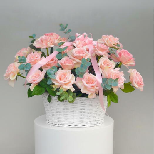 Monaco Morning – 31 Premium Pink Rose Luxury Basket